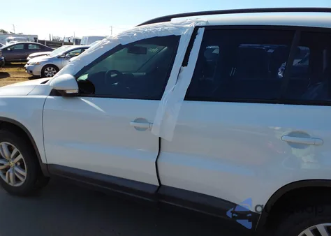 2016 Volkswagen Tiguan S from USA, damaged, VIN WVGAV7AX0GW528750